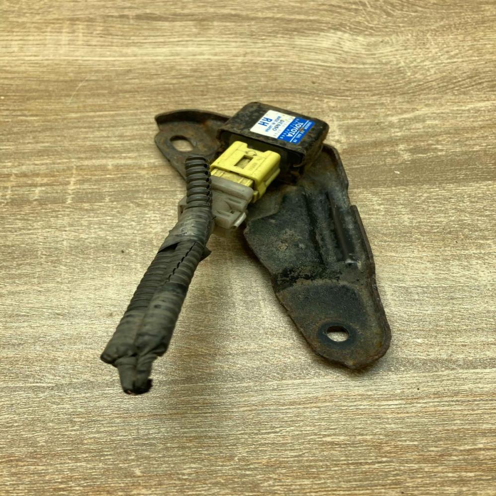 89173 47040 252100 0150 With Plug Airbag deployment crash/impact sensor Toyota P