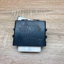 85940 47020 423000 1111  Window wiper relay Toyota Prius (XW30)
