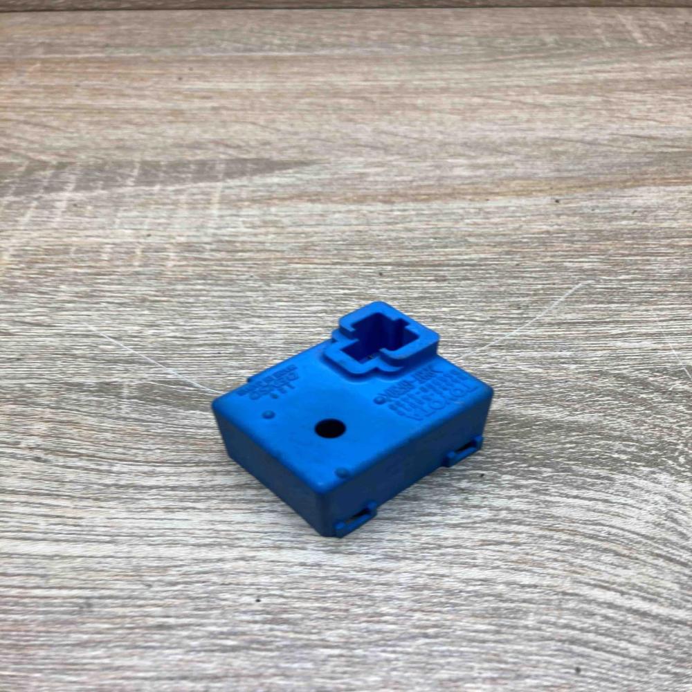 86652 50010 068900 4430  Other relay Toyota Avensis T270