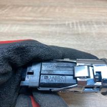 15A710   Engine start stop button switch Toyota Prius (XW20)