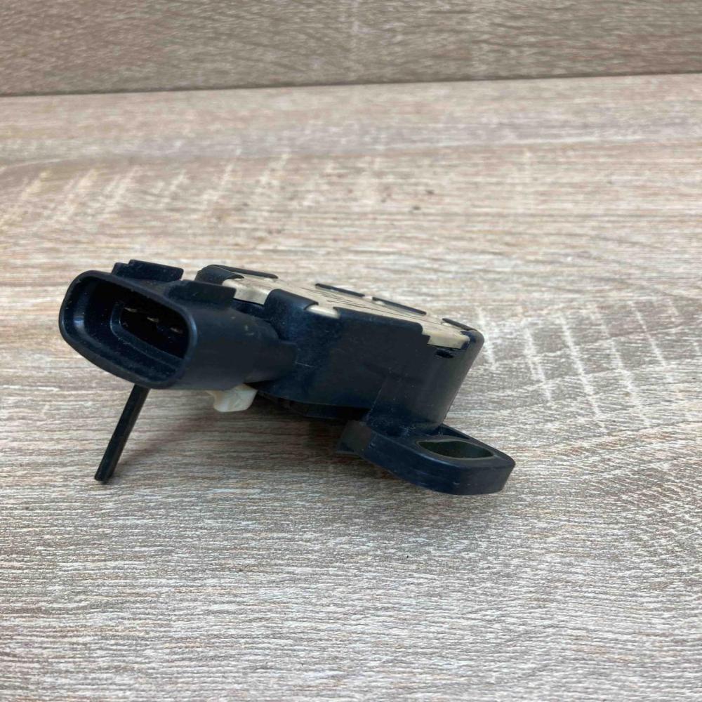 89510 47010   Brake pedal sensor switch Toyota Prius (XW30)