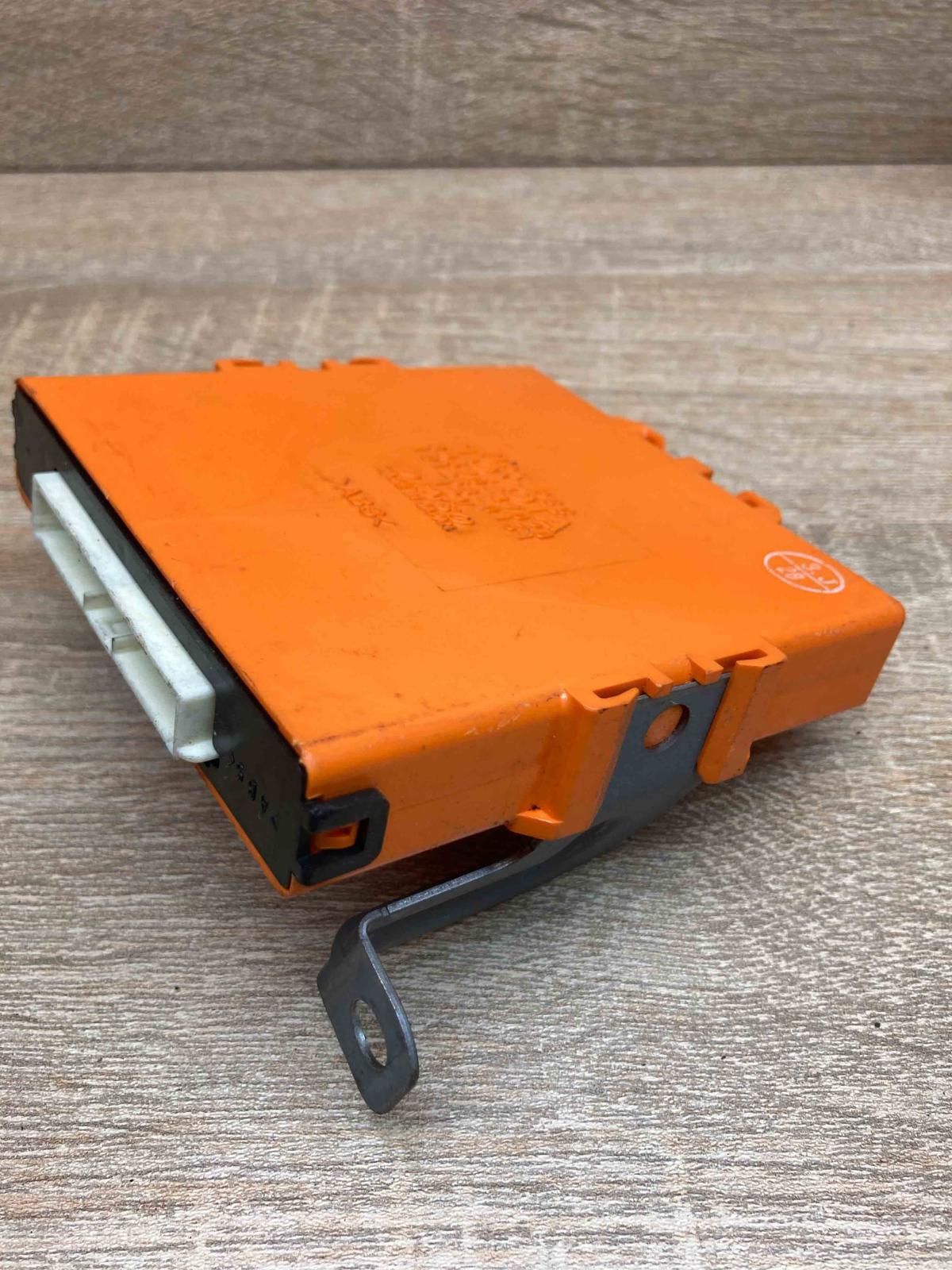 89670 47020 101238 0161  Power management control unit Toyota Prius (XW20)