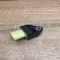 89831 75010   Airbag deployment crash/impact sensor Toyota Prius (XW30)