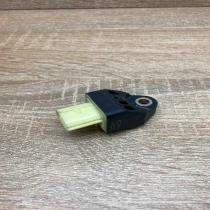 89831 75010   Airbag deployment crash/impact sensor Toyota Prius (XW30)
