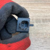 89173 75010   Airbag deployment crash/impact sensor Toyota Prius (XW20)