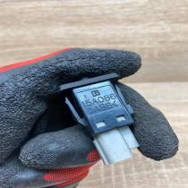 15A086   Alarm switch Toyota Prius (XW20)