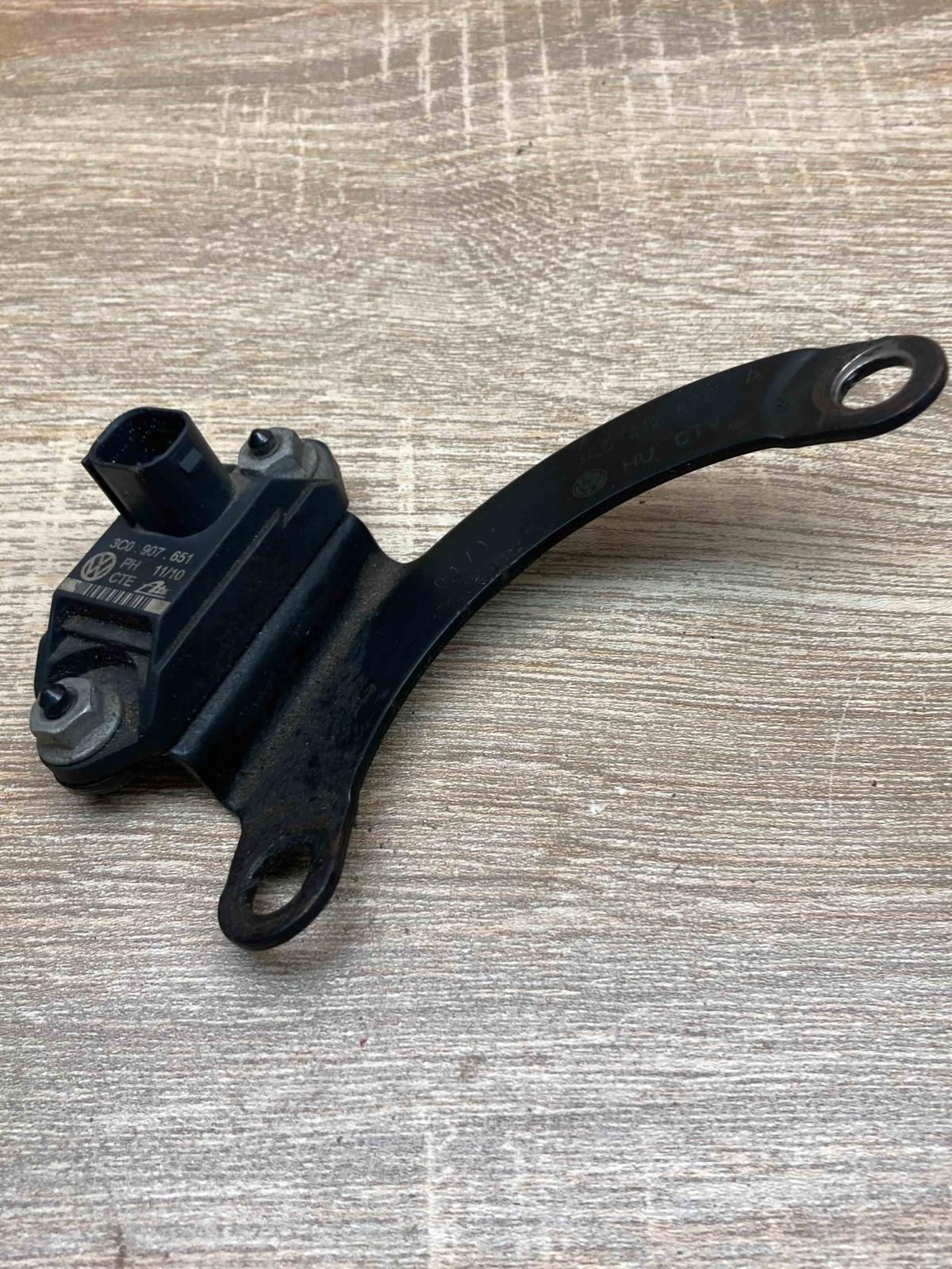 3C0907651 3C0412576A With Bracket Airbag deployment crash/impact sensor Volkswag
