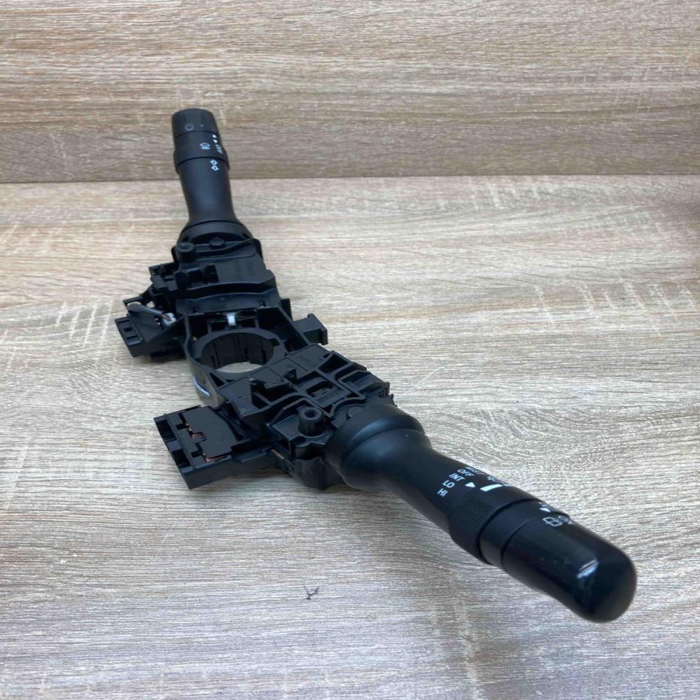 173832   Wiper turn signal indicator stalk/switch Toyota Prius+ (ZVW40)