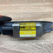 89833 47030 167900 0912 R4 Airbag deployment crash/impact sensor Toyota Prius (X