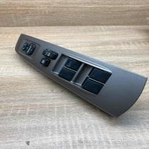 84820 47012   Electric window control switch Toyota Prius (XW20)