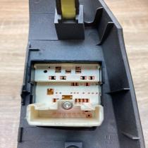 84820 47012   Electric window control switch Toyota Prius (XW20)