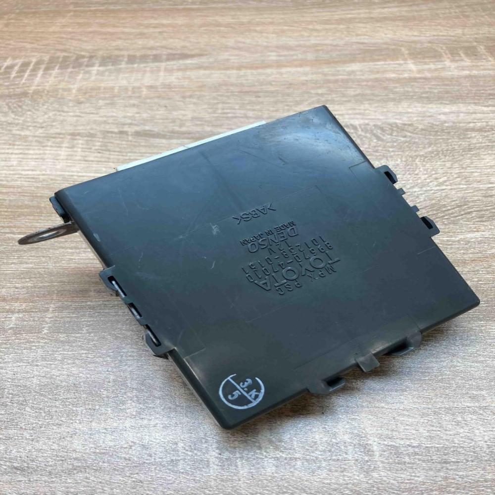 89670 47010 101238 0151  Power management control unit Toyota Prius (XW20)