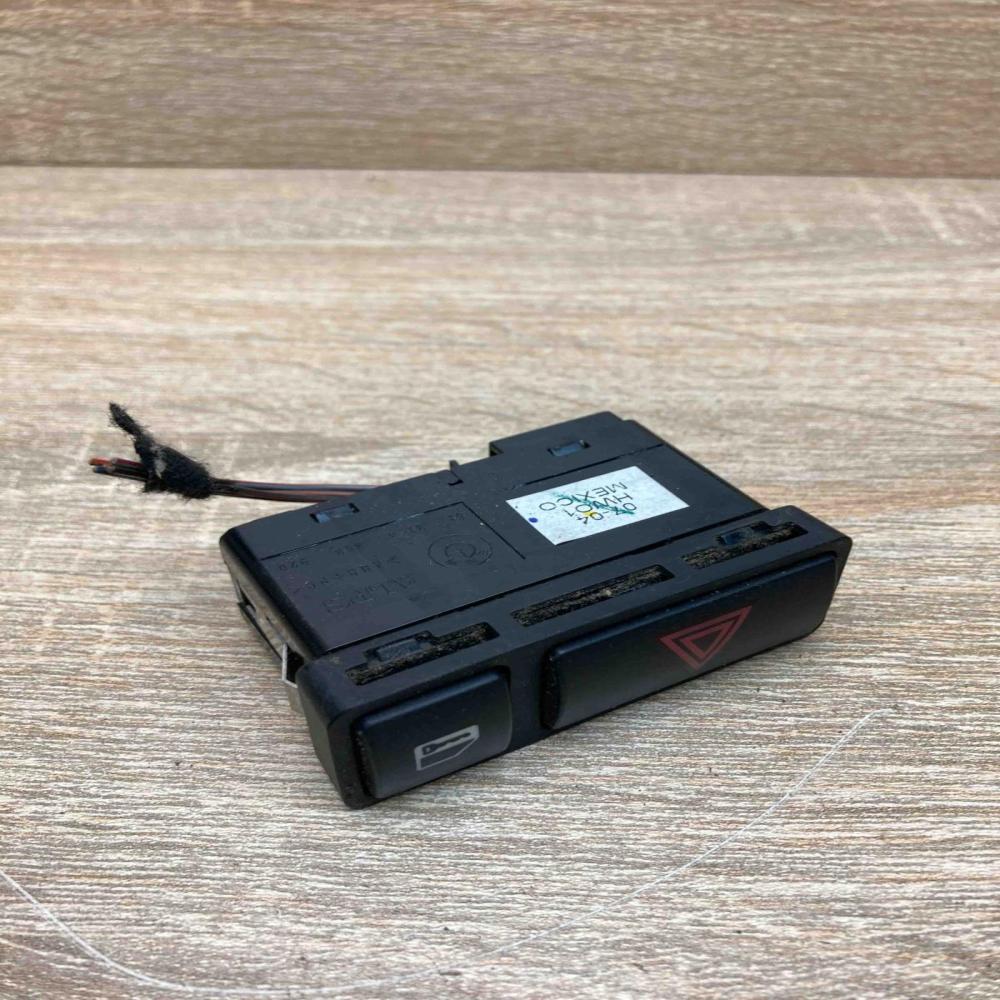 8368920   Hazard light switch BMW 3 E46