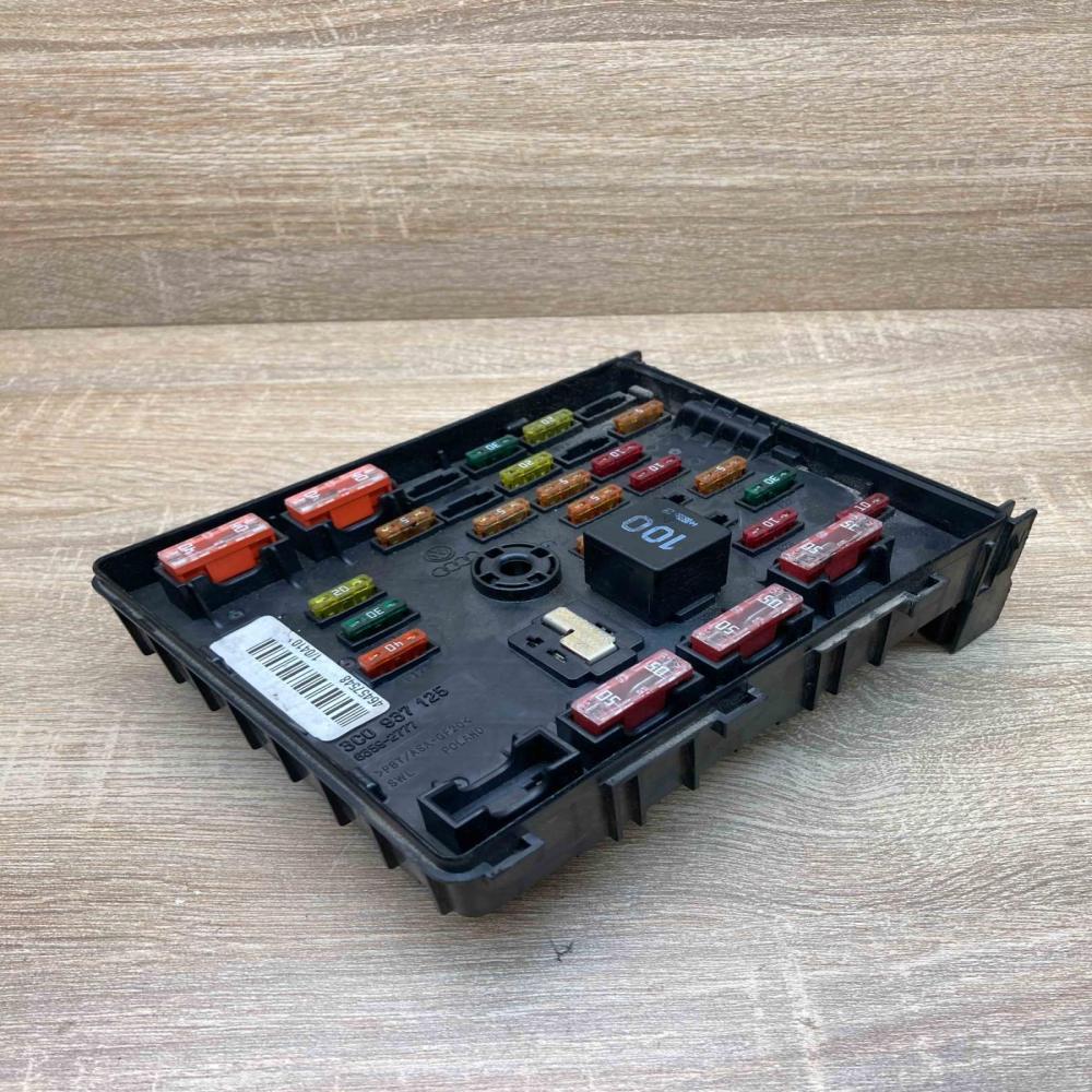 3C0937125 6359 2777  Fuse module Volkswagen PASSAT B6