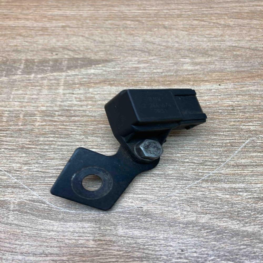 2244674   Air pressure sensor BMW 5 E39