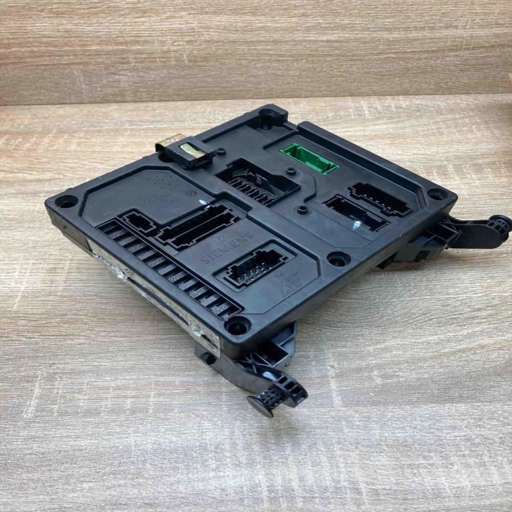 7M3962258S S110730300J  Fuse module Volkswagen Sharan