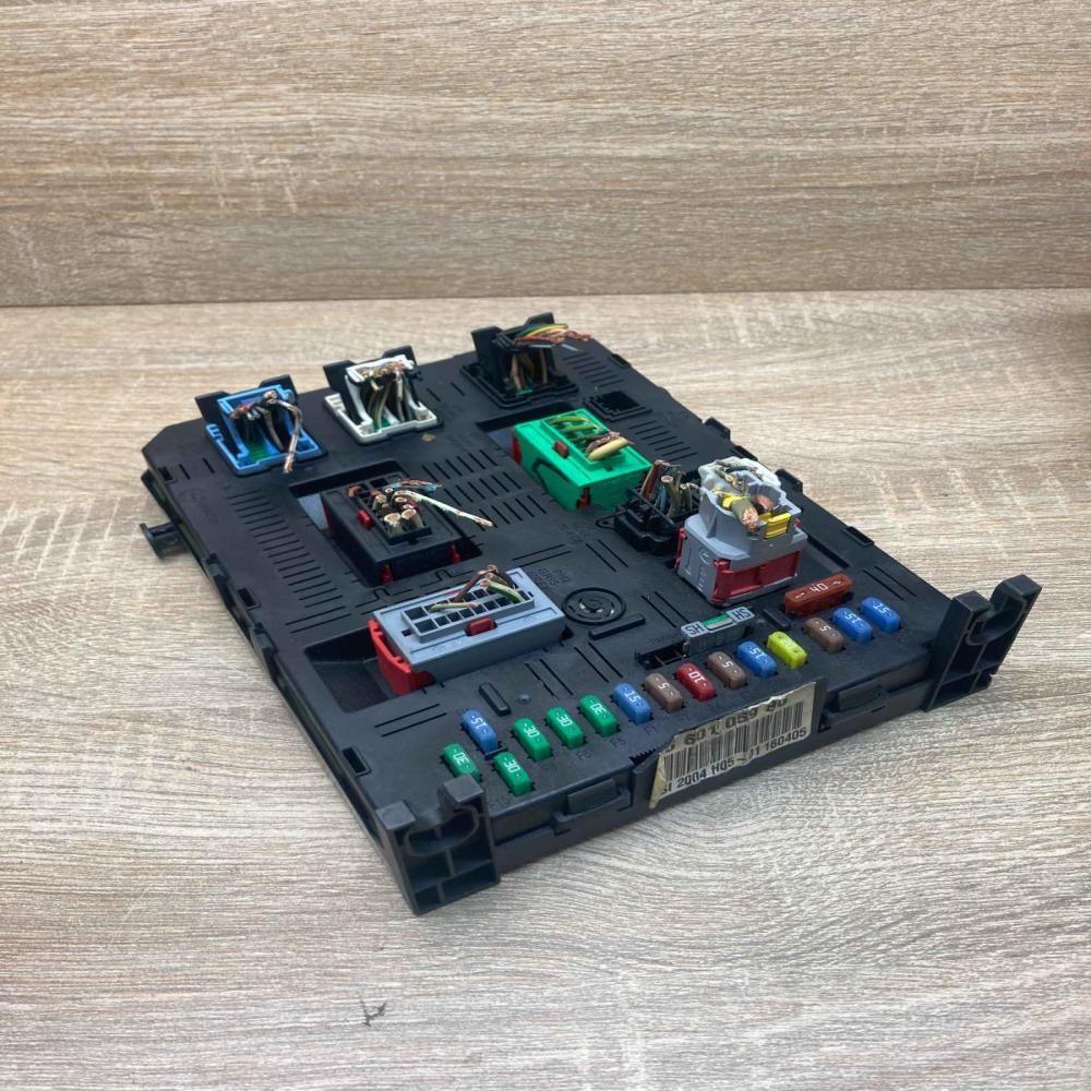 9660105980 28113346 8A  Central body control module Citroen C5