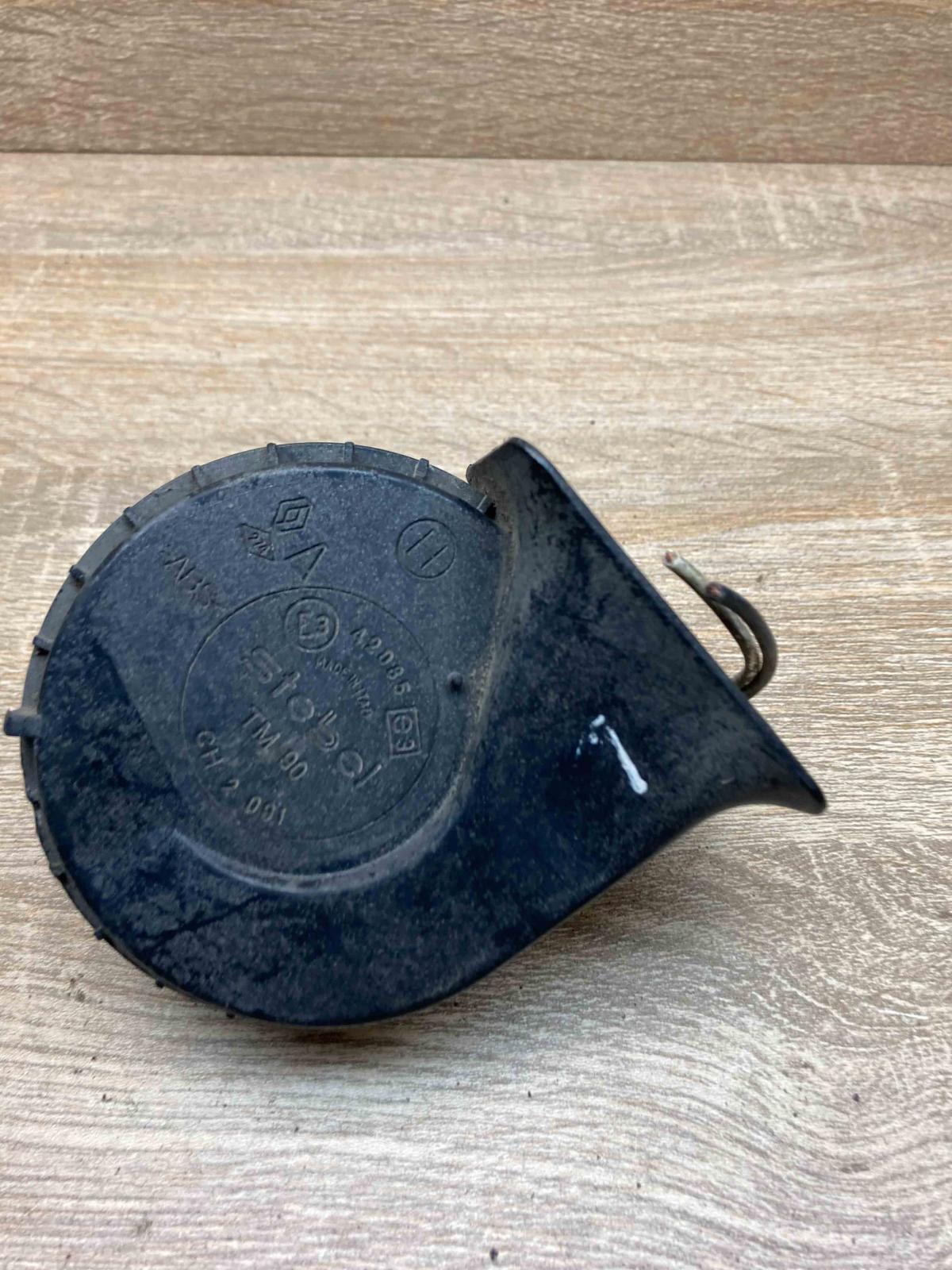 42085  With Plug Horn signal Renault Laguna I
