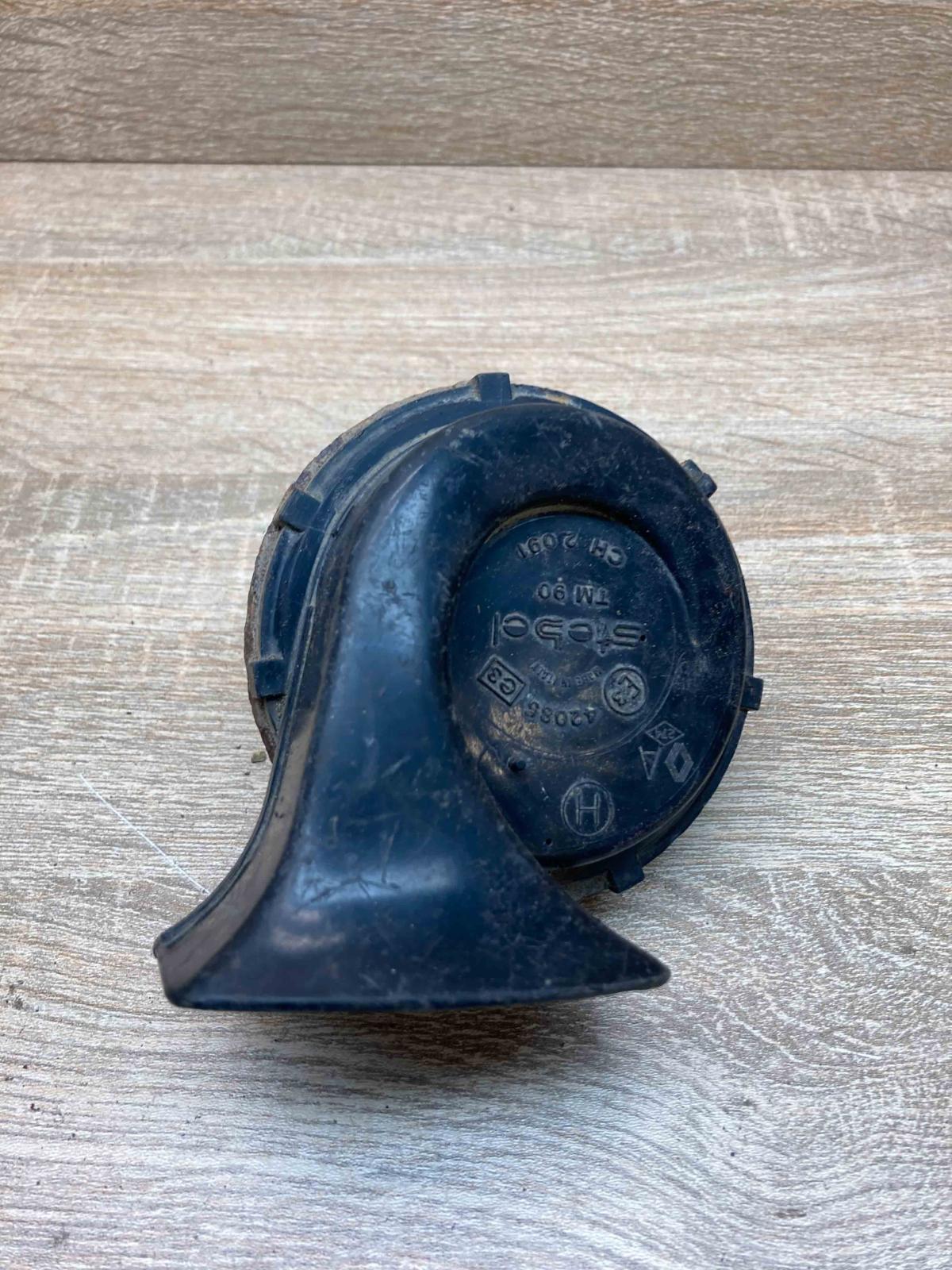42085 42085  Horn signal Renault Laguna I