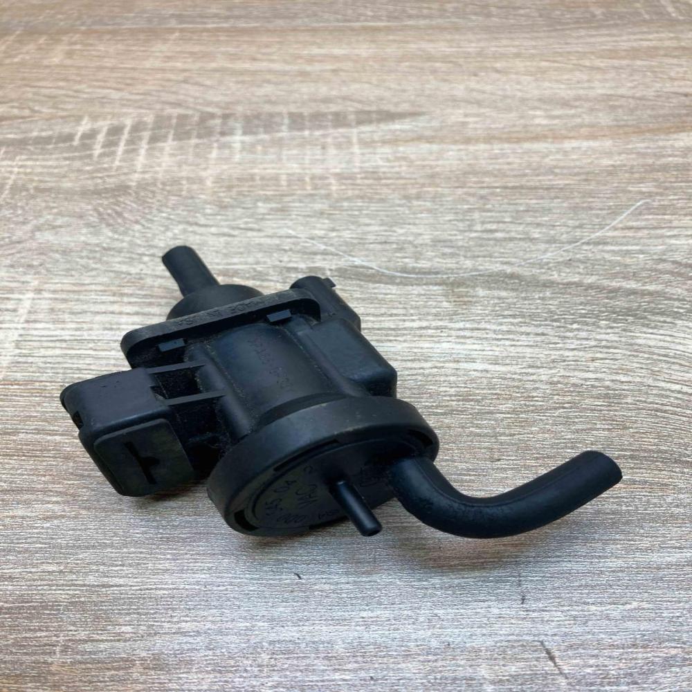 A0005450427 4715396  Turbo solenoid valve Mercedes-Benz S W220