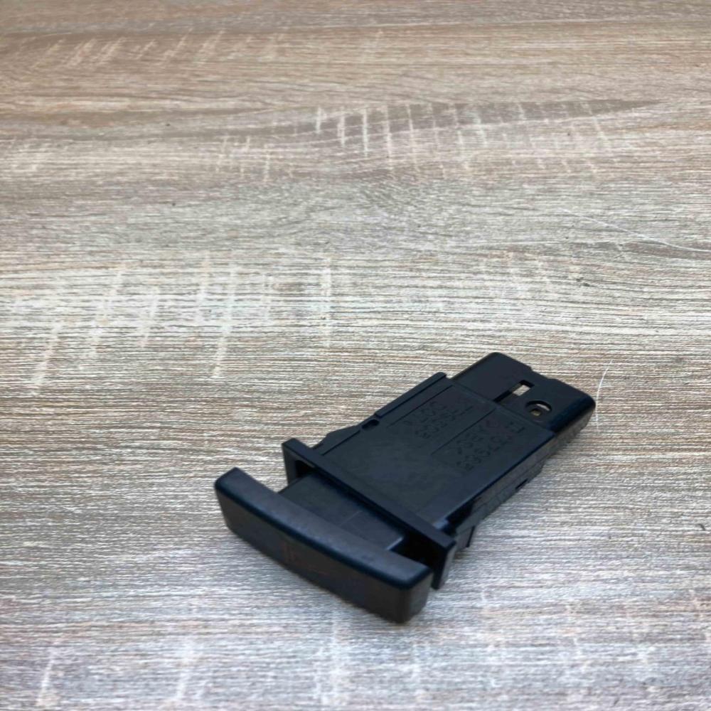 157963 TR9503  Hazard light switch Toyota Avensis T250
