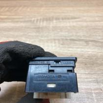 769746C 183574  Wing mirror switch Toyota Auris 150
