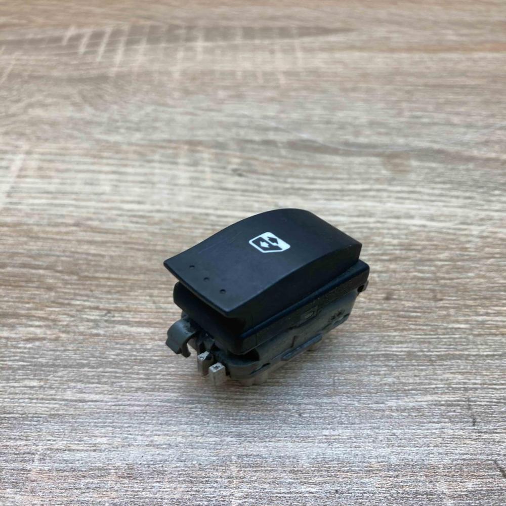 2808202   Electric window control switch Renault Scenic II -  Grand scenic II