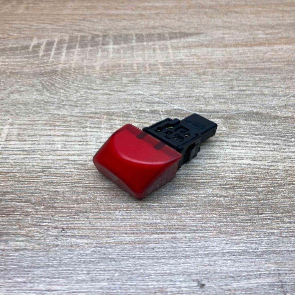 06019   Hazard light switch Nissan Micra