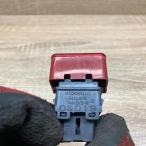 06019   Hazard light switch Nissan Micra