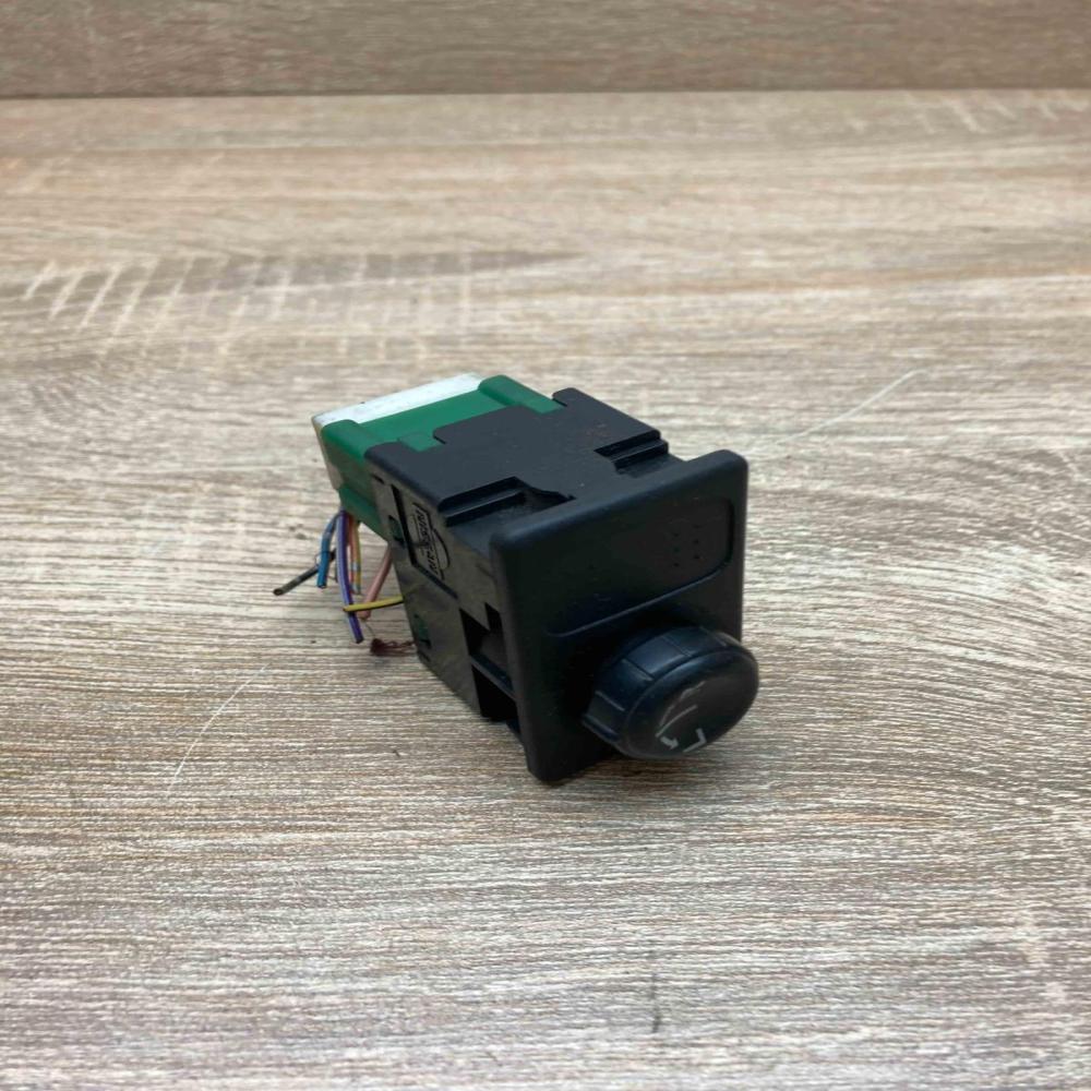 Nissan Mirror Switch  With Plug Wing mirror switch Nissan NV200