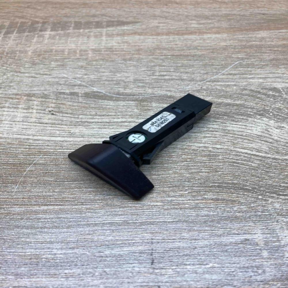 9441045 4970  Hazard light switch Volvo V70