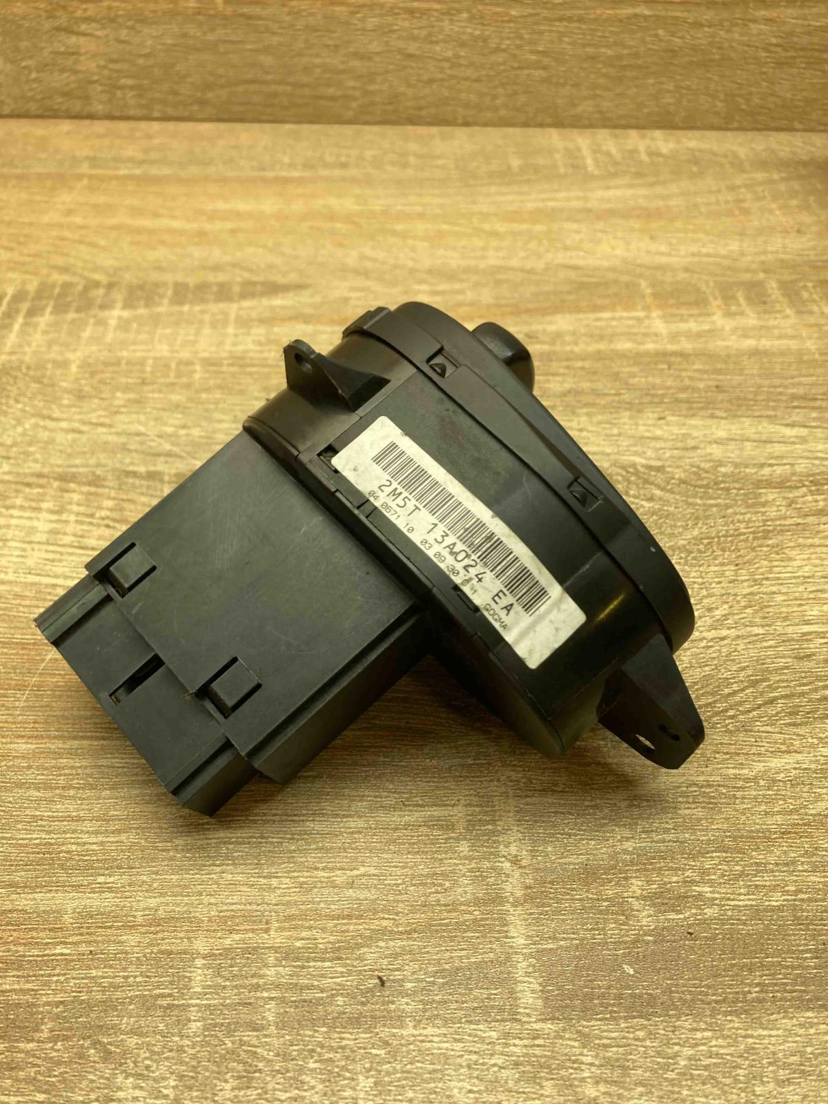 2M5T 13A024 EA   Light switch Ford Focus