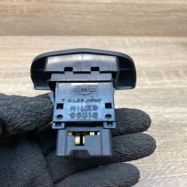 06016   Hazard light switch Nissan Primera