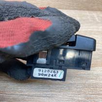 9128263   Windscreen/window heater switch Volvo 850