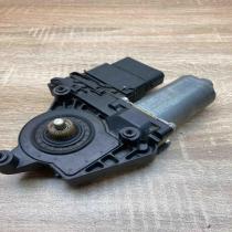 3B9839752K 05076615  Rear door window regulator motor Volkswagen PASSAT B5