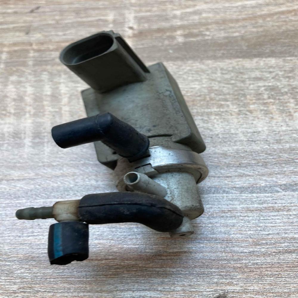 059906627C 72290321  Turbo solenoid valve Audi A6 S6 C5 4B