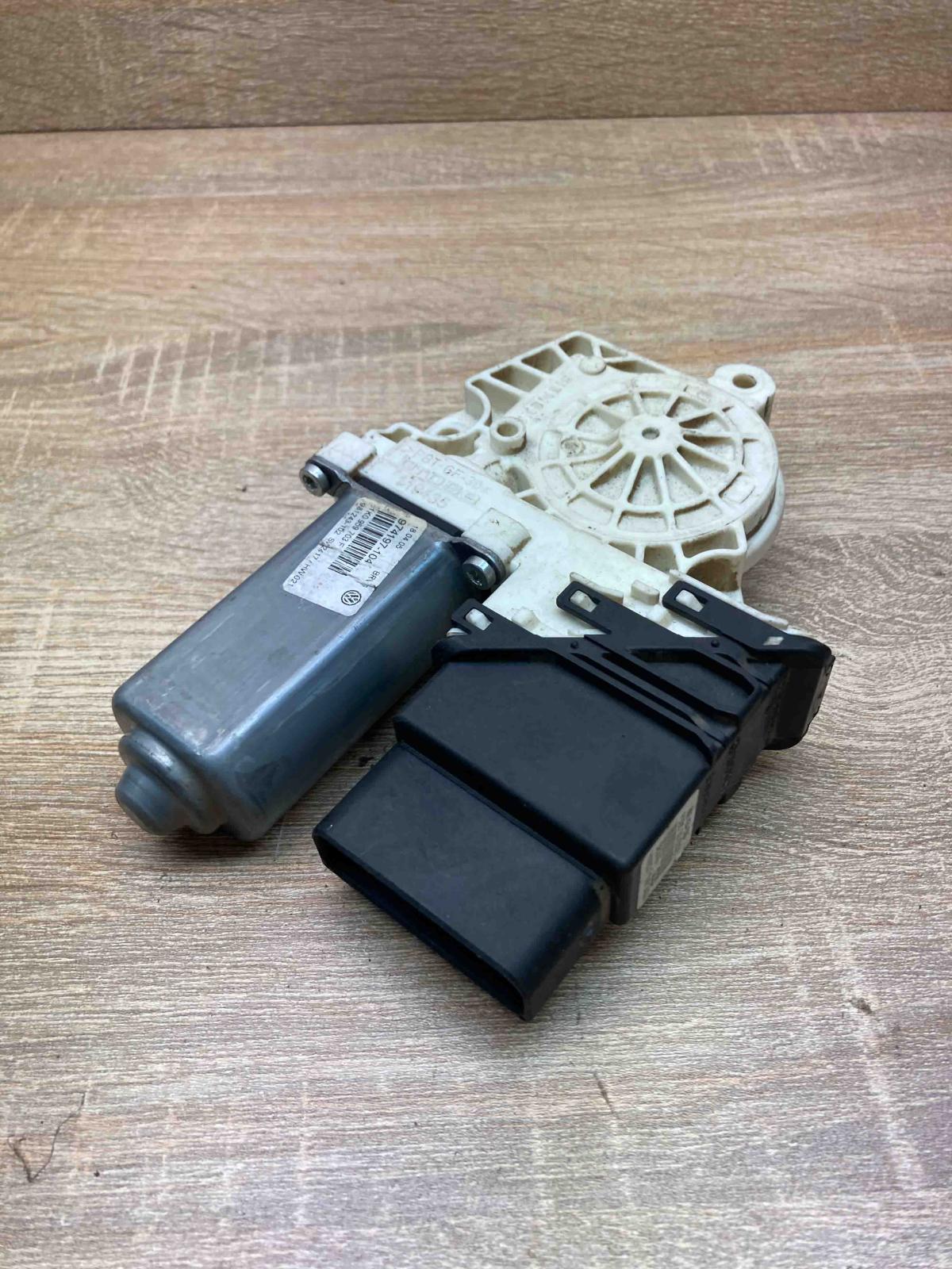 1K0959703F 974197 104  Rear door window regulator motor Volkswagen PASSAT B6