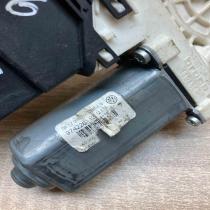 974226 13 973622 105  Rear door window regulator motor Volkswagen PASSAT B6