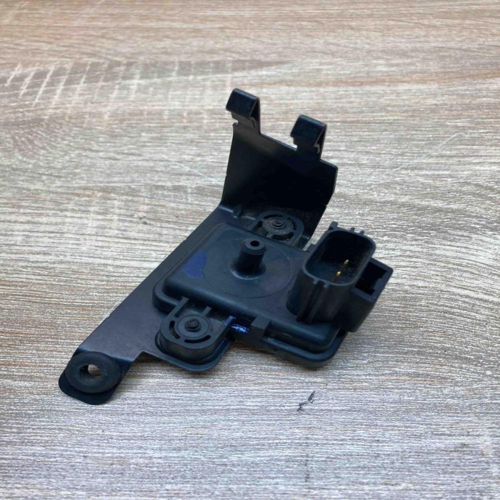 98AB 9F479 BA 1M5F 9S428 AB  Air pressure sensor Ford Focus