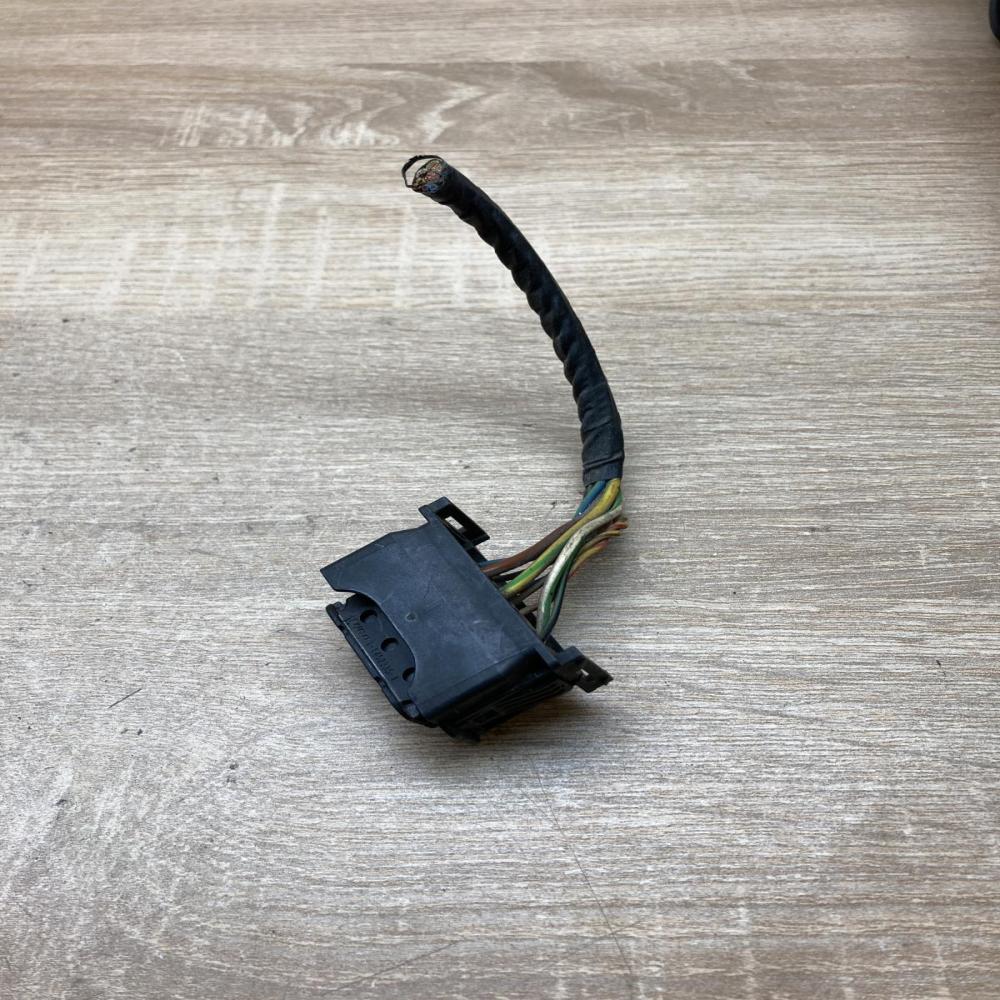 6925638   Plug wire BMW 3 E90 E91