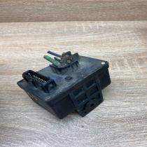 96165823   Glow plug pre-heat relay Citroen Saxo