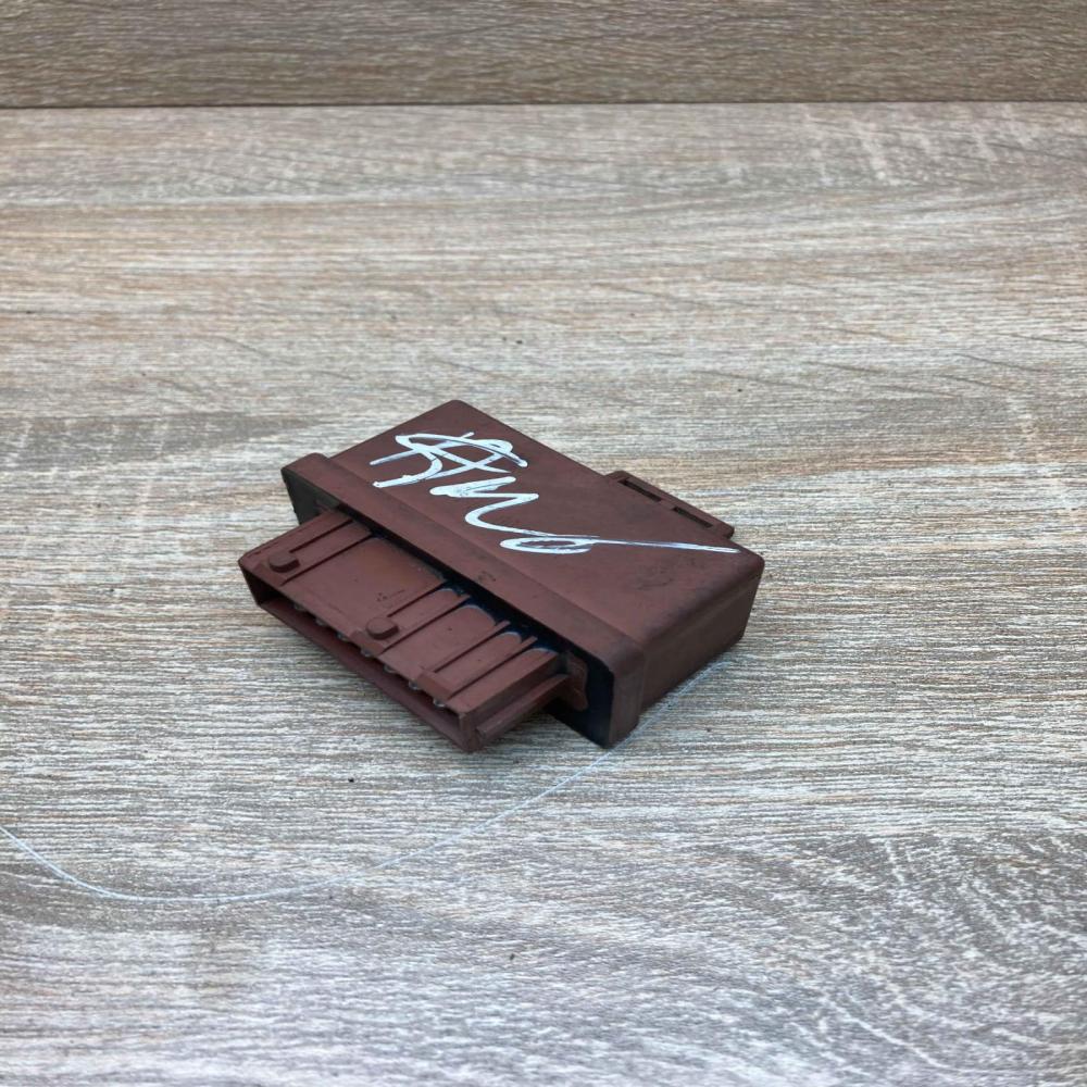 240109   Fuel pump relay Peugeot 406