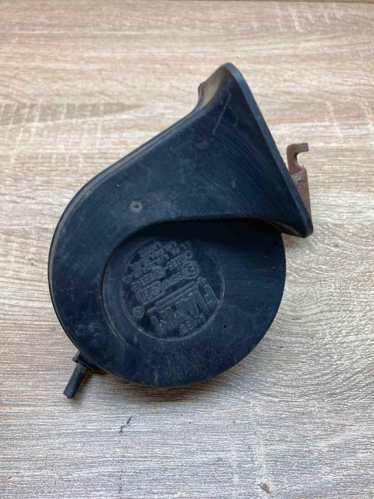 35717 73345  Horn signal Ford Puma