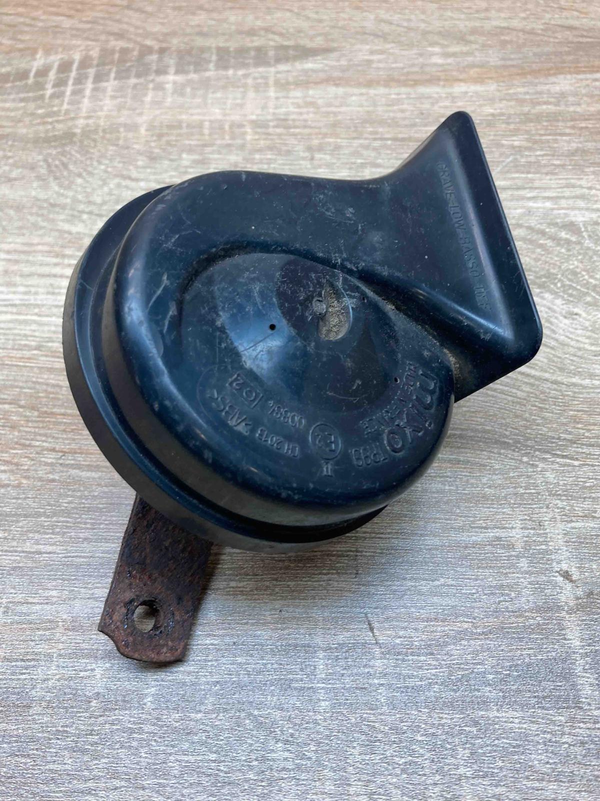 00884  TR99 Horn signal BMW 3 E36