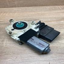 1K0959704M   Rear door window regulator motor Seat Toledo II (1M)