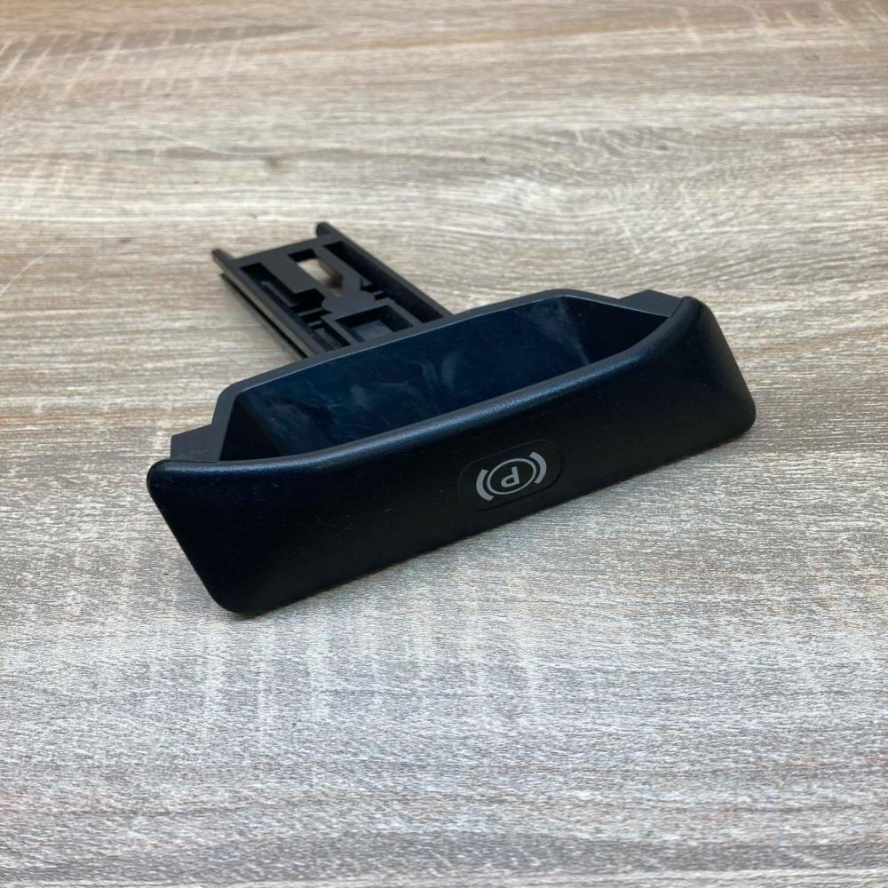 A2044270020   Hand brake release handle Mercedes-Benz C W204