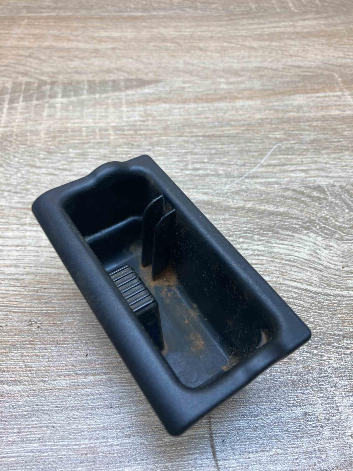 24443186 230635620  Car ashtray Opel Vectra C