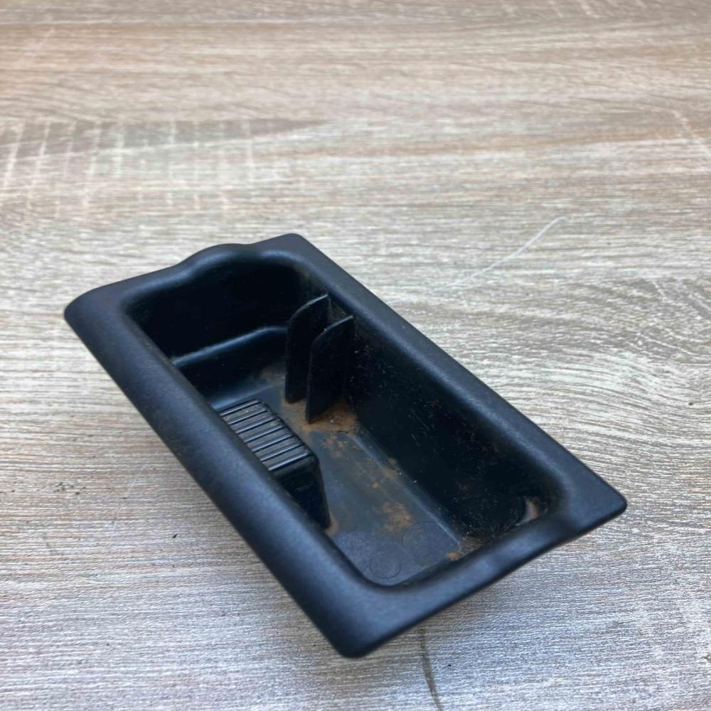 24443186 230635620  Car ashtray Opel Vectra C