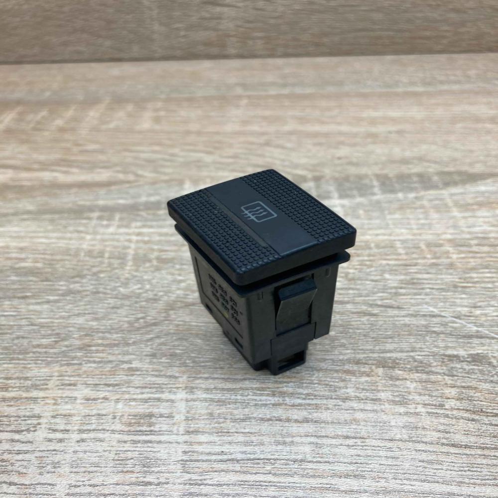 1H5959621 1H6959621  Windscreen/window heater switch Volkswagen Golf III