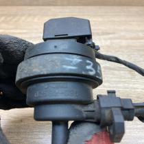 1748875 02592 030  Valve vacuum BMW 7 E38